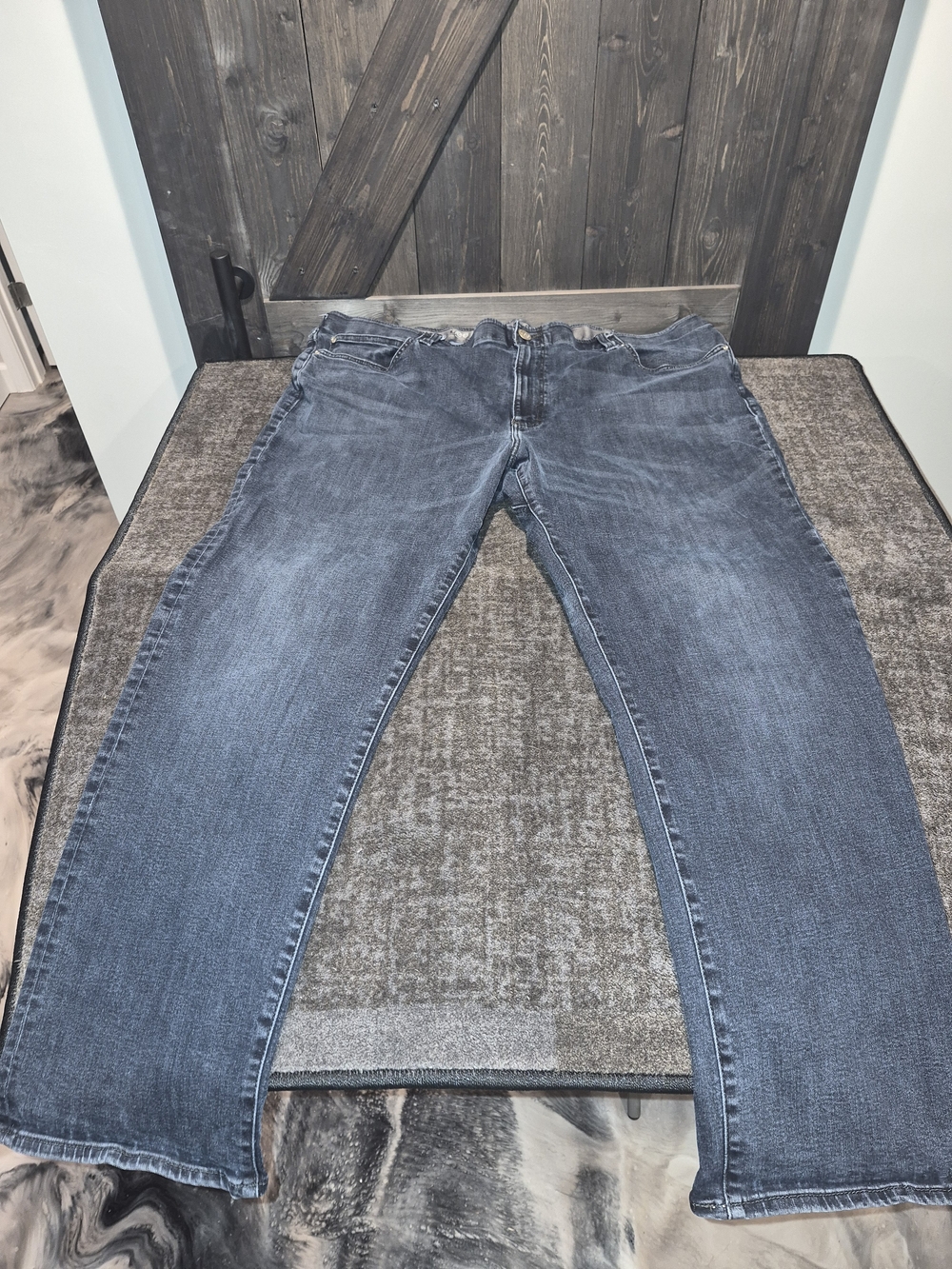 Lee Extreme Motion Men's Relaxed Fit Jeans in Faded Blue 48x32